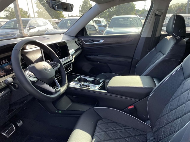 2025 Volkswagen Atlas SEL Premium R-Line photo 12