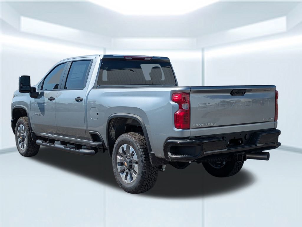 2026 Chevrolet Silverado 2500HD Custom photo 3