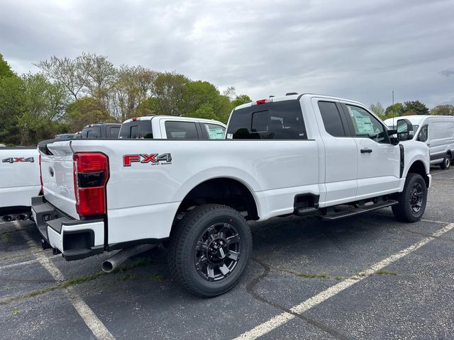 2025 Ford F-350 photo 3