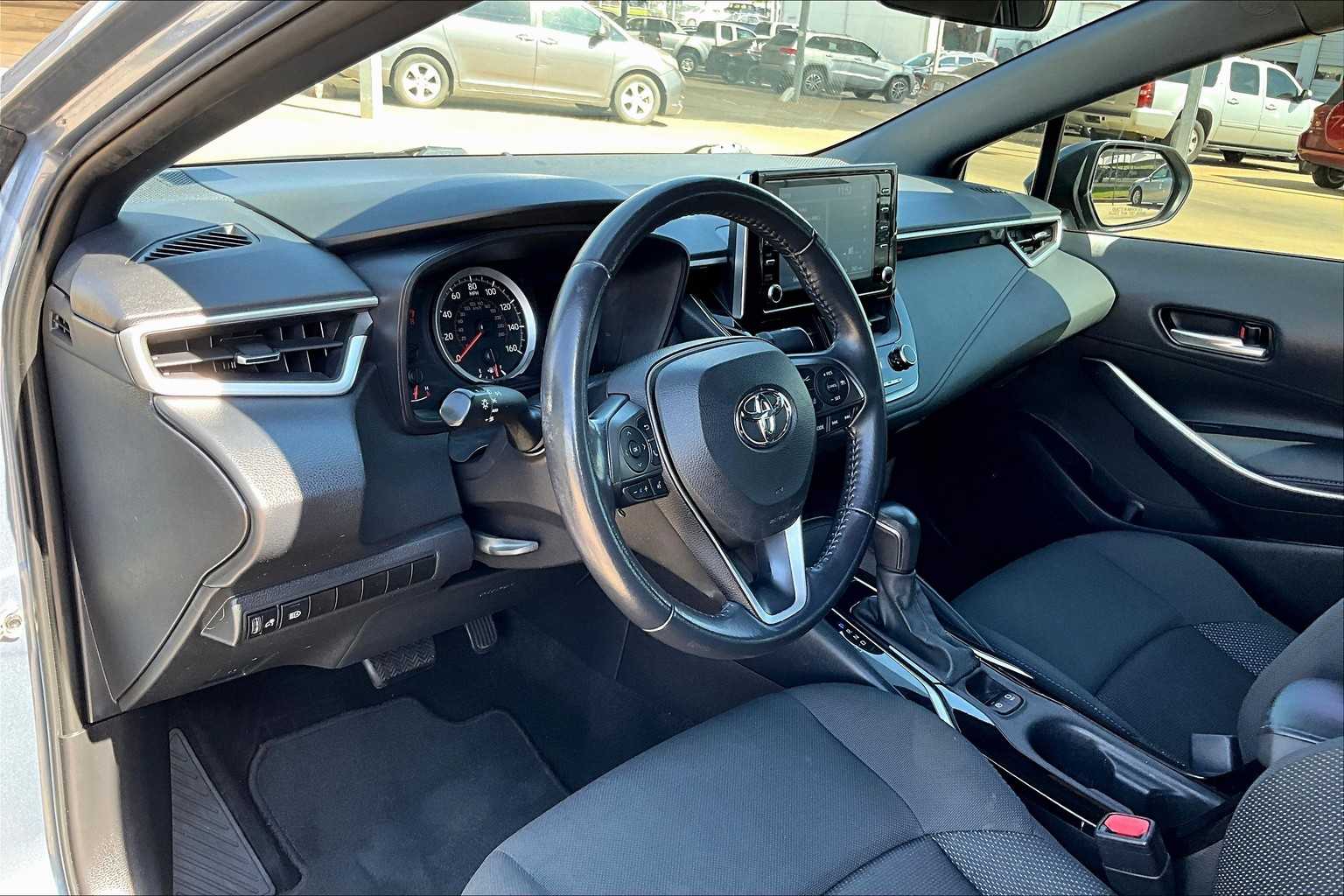 2020 Toyota Corolla SE photo 16
