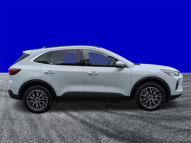 2026 Ford Escape Plug-In Hybrid photo 3