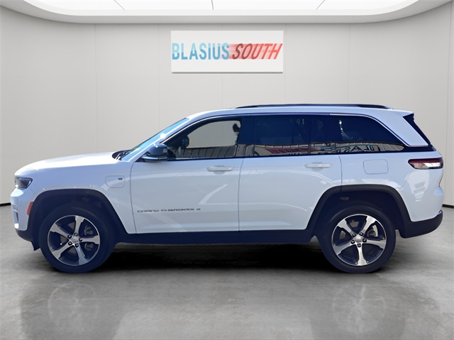 2023 Jeep Cherokee 4xe photo 6