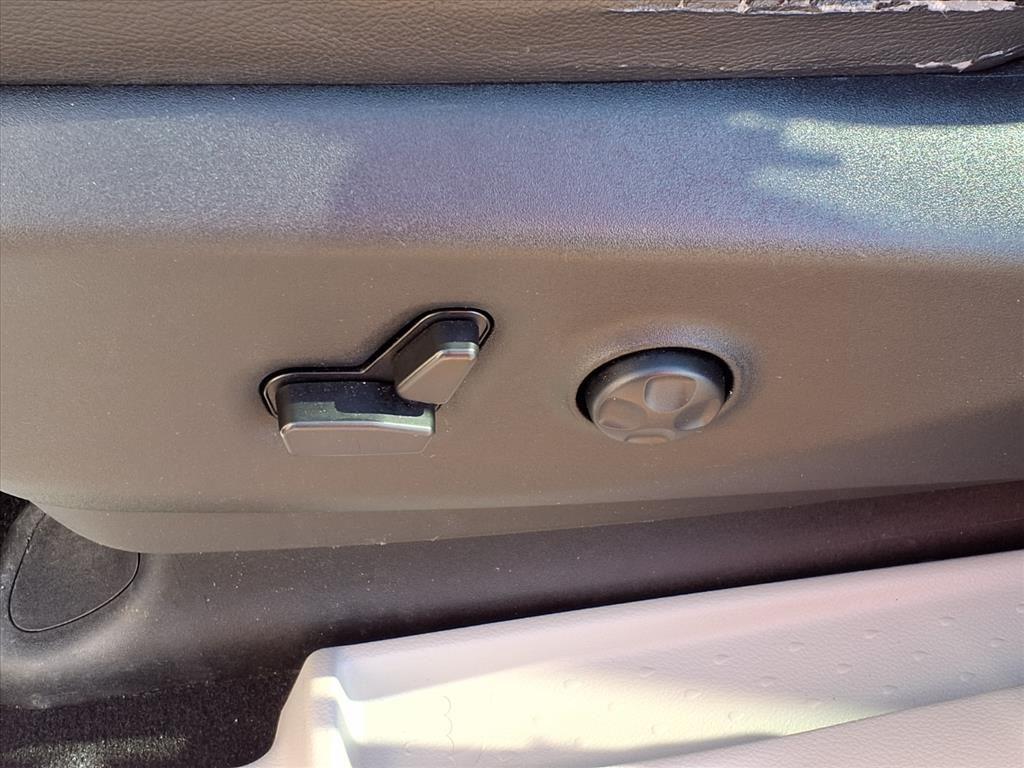 2021 Chrysler Pacifica Hybrid Touring photo 4