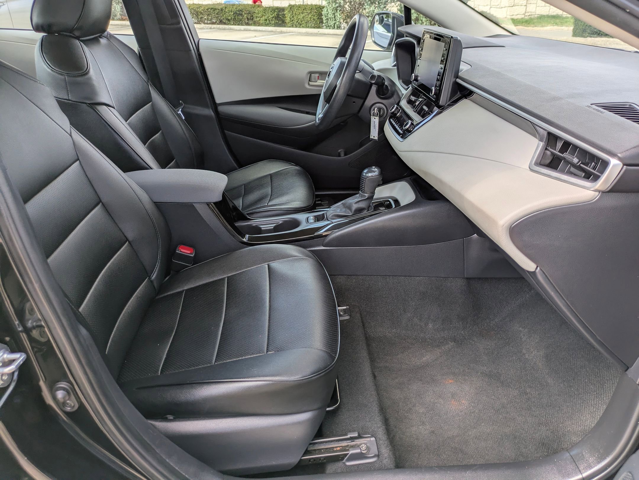 2022 Toyota Corolla LE photo 24