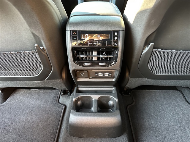 2025 Jeep Grand Cherokee Limited photo 14