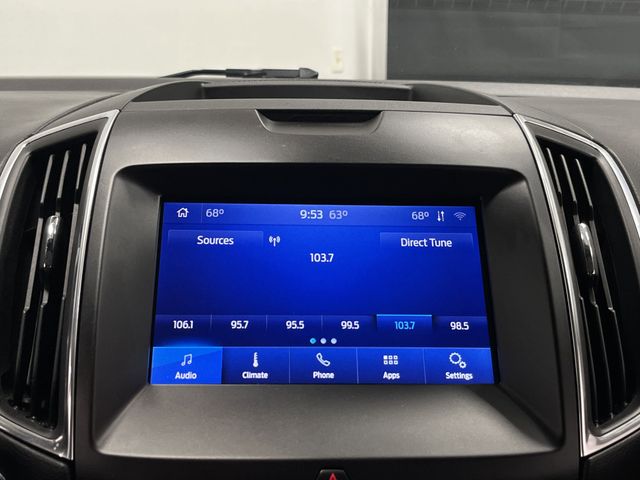2020 Ford Edge Titanium photo 18