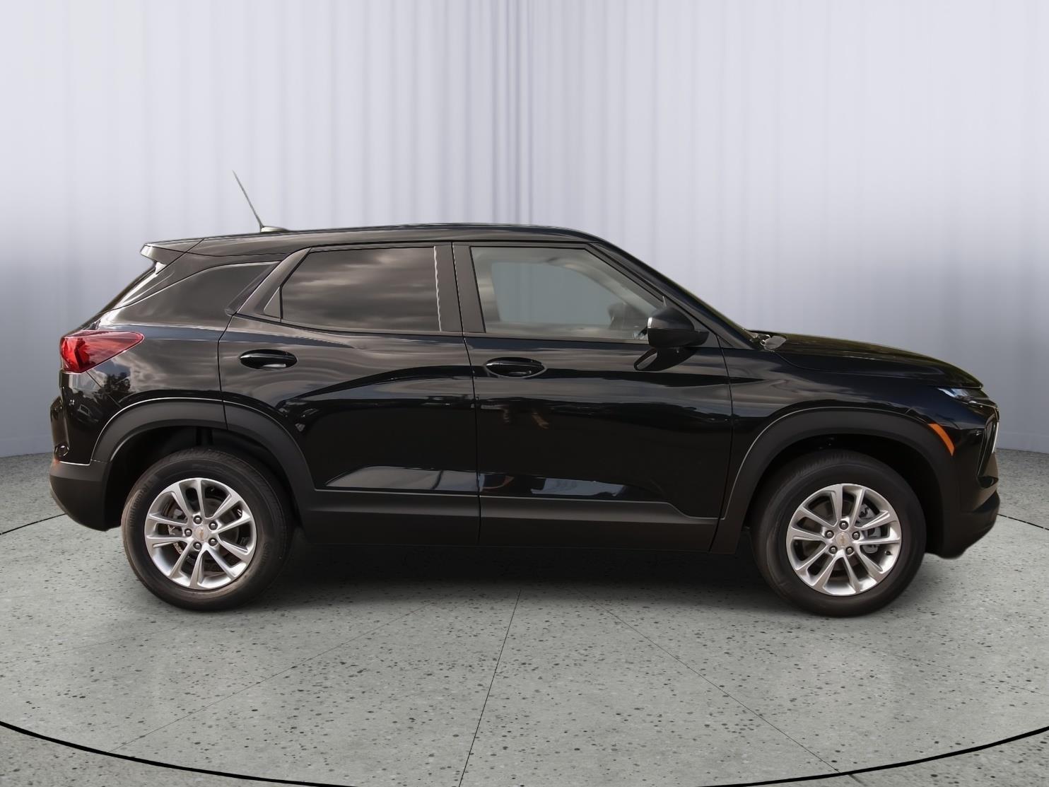 2026 Chevrolet Trailblazer LS photo 9