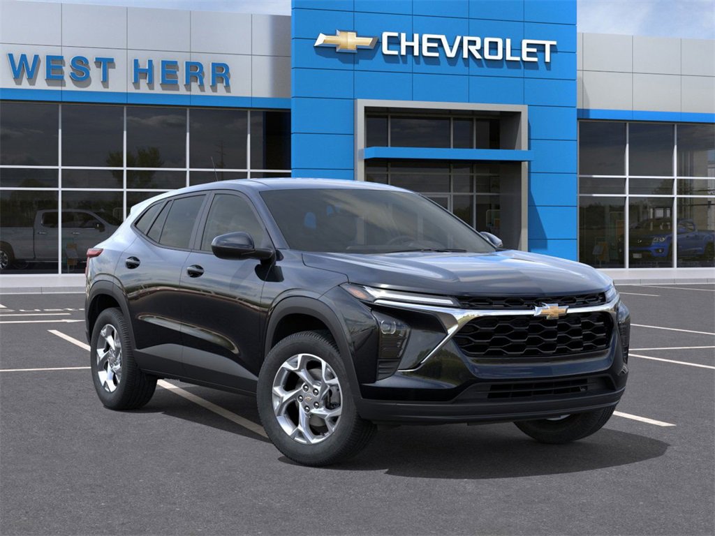 2026 Chevrolet Trax LS photo 3