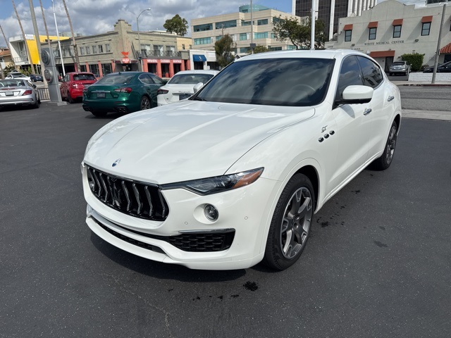 2022 Maserati Levante GT photo 2