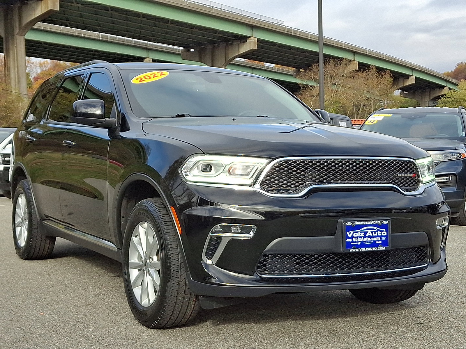 2022 Dodge Durango SXT photo 2