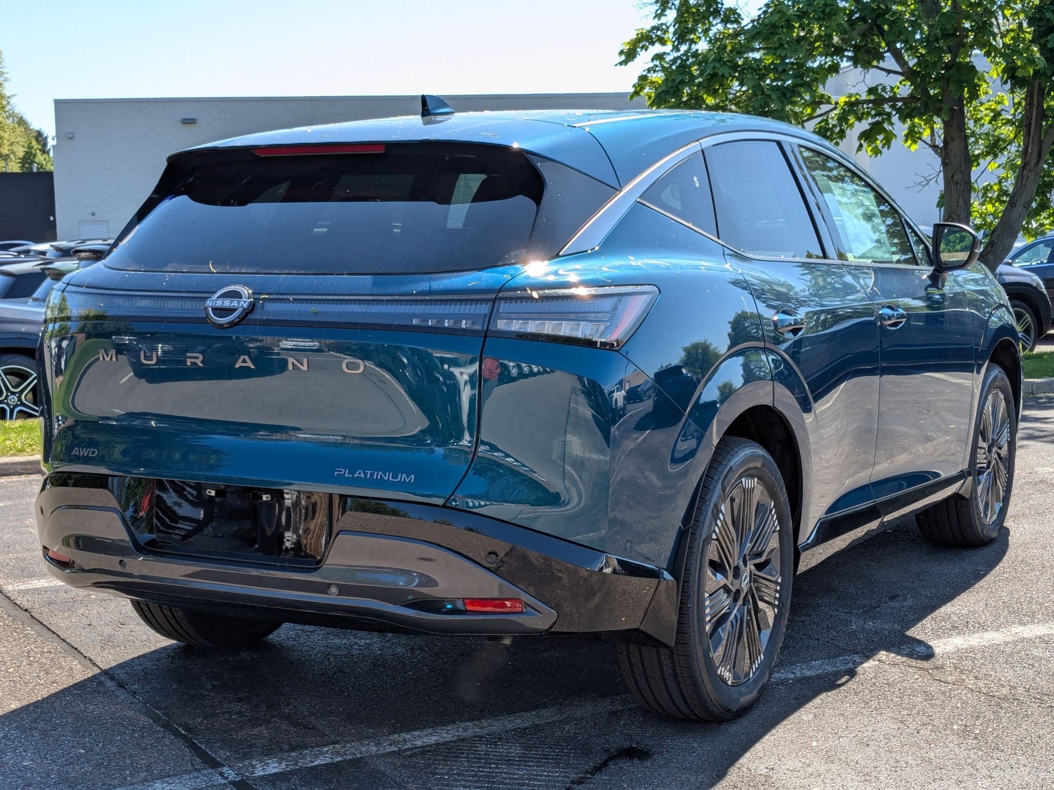 2025 Nissan Murano Platinum photo 2