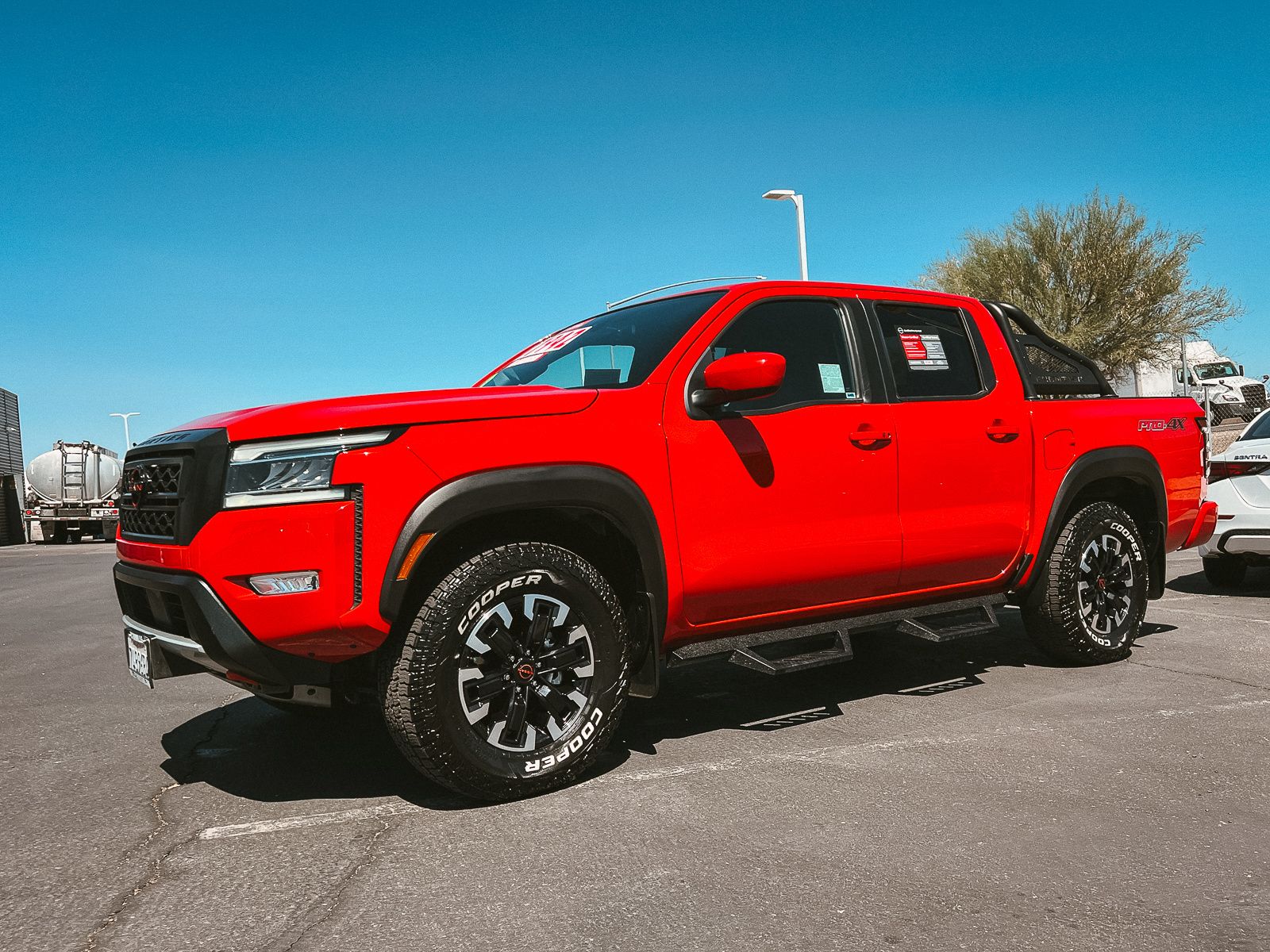 2024 Nissan Frontier PRO-4X photo 2