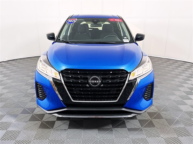 2025 Nissan Kicks Play S photo 2