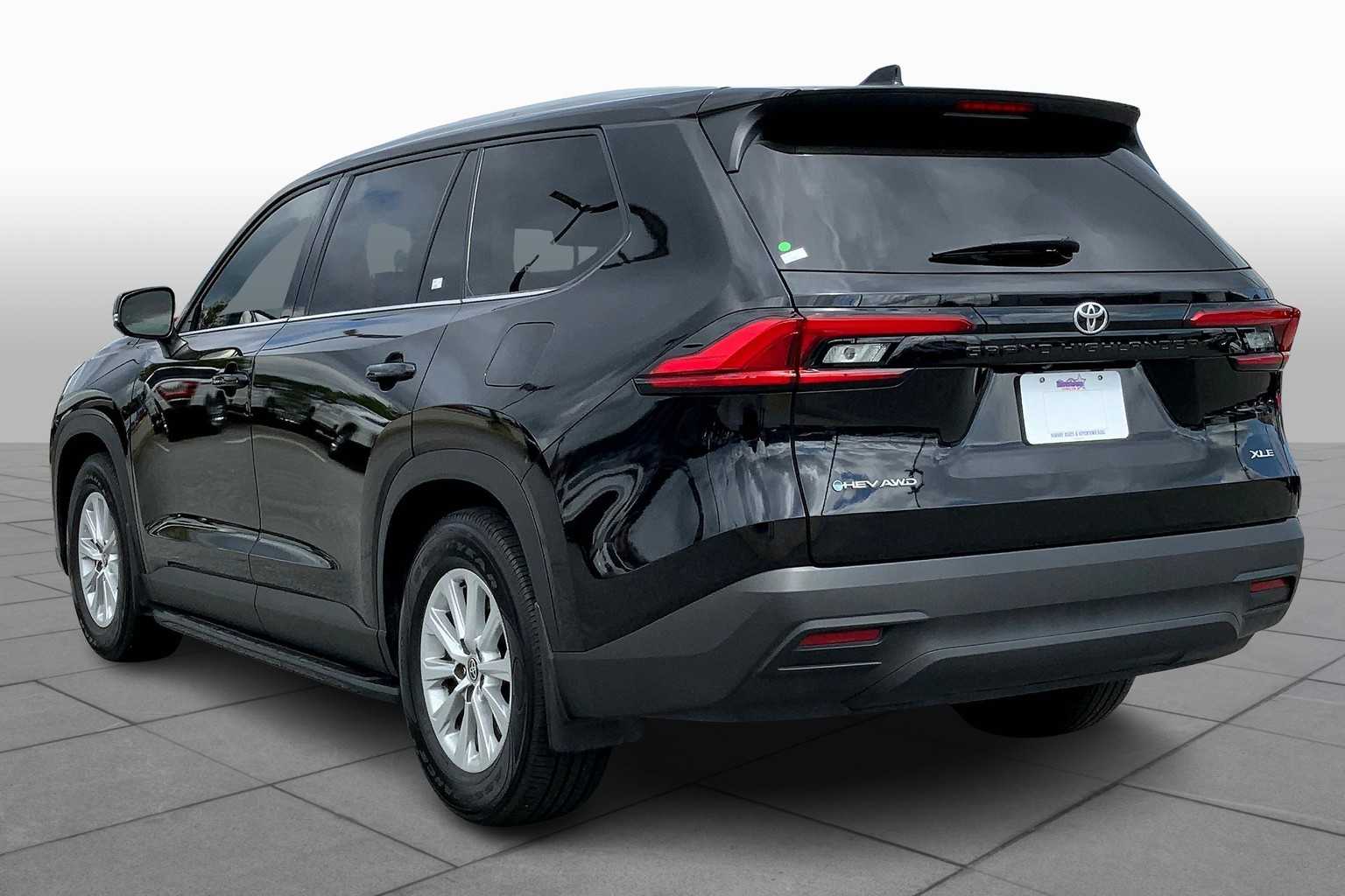 2024 Toyota Highlander Hybrid XLE photo 9