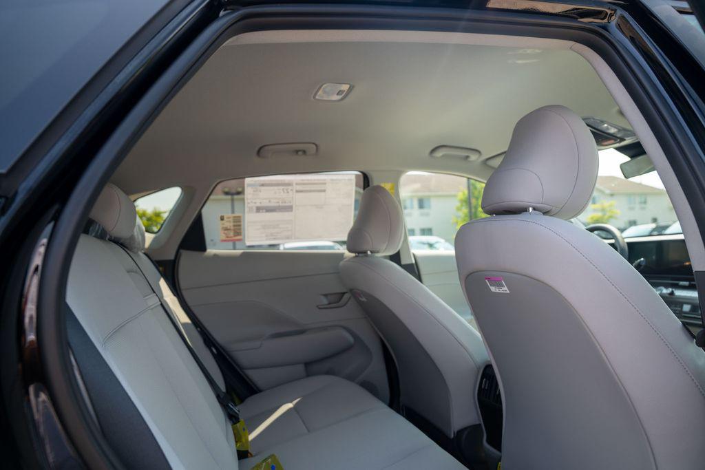 2026 Hyundai Kona SEL photo 12