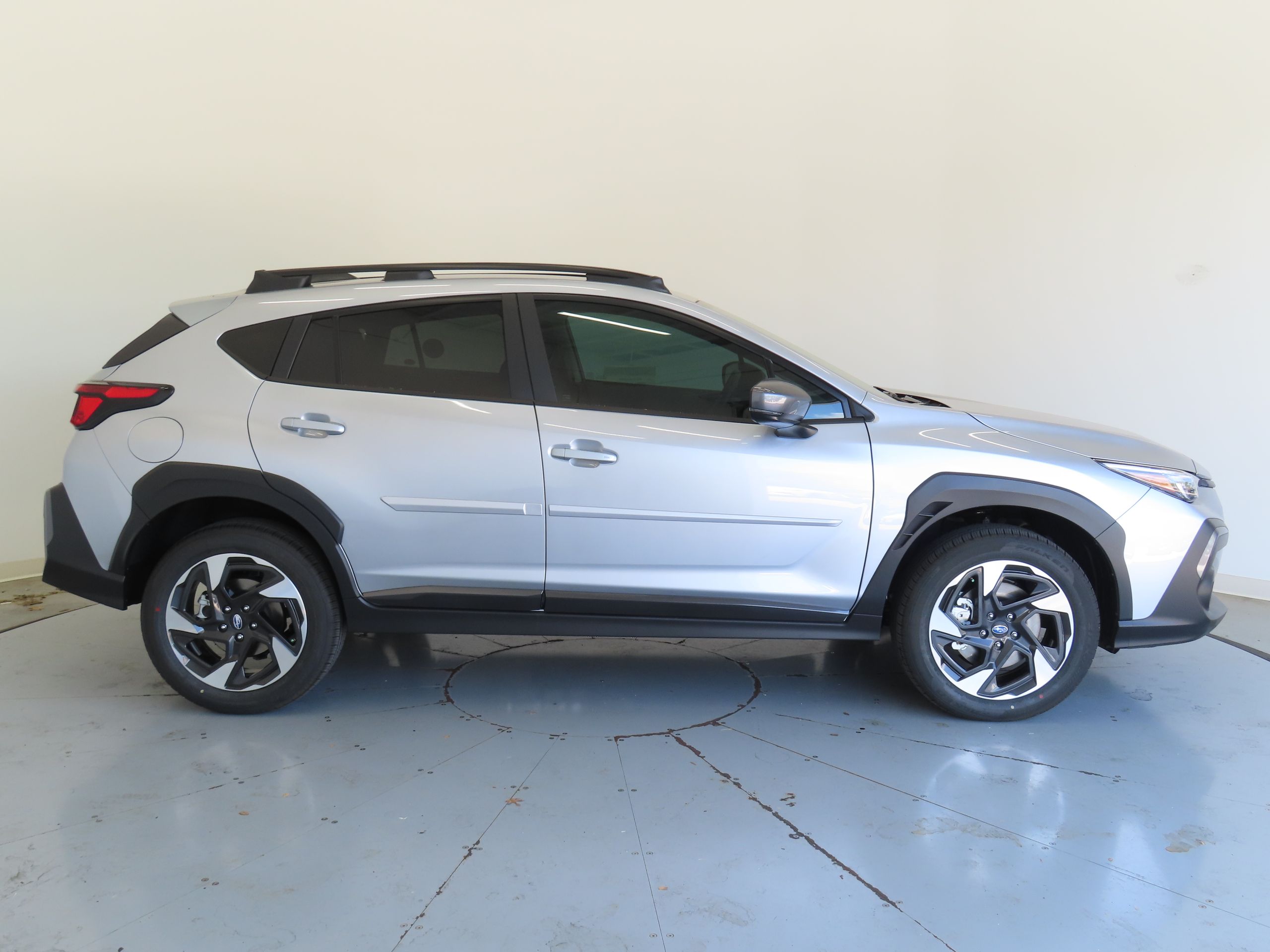 2025 Subaru Crosstrek Limited photo 2