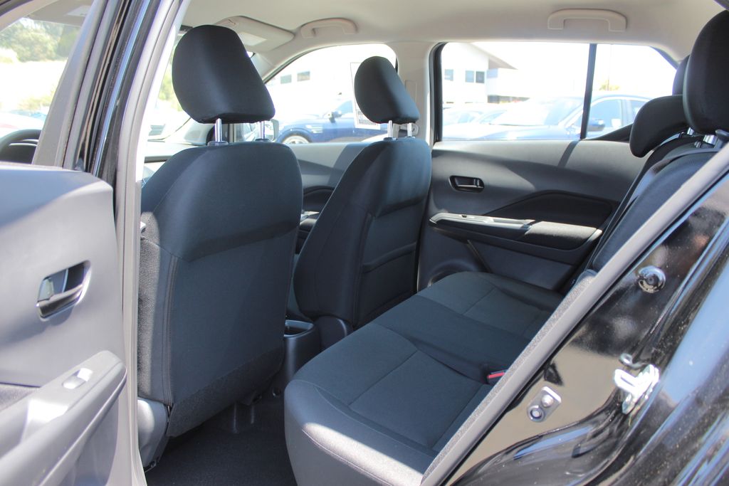 2025 Nissan Kicks Play S photo 12
