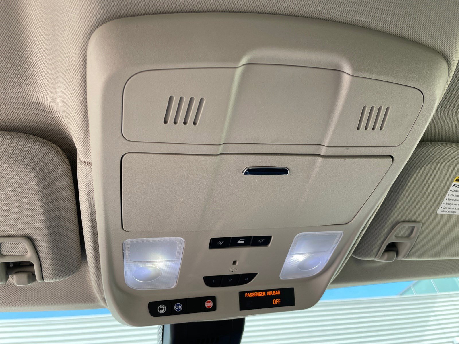 2020 Buick Envision Premium I photo 22