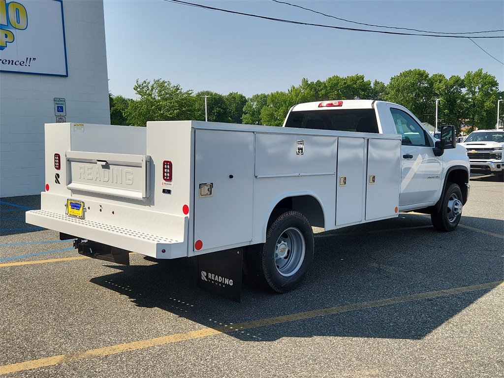 2025 Chevrolet Silverado 3500HD Work Truck photo 3