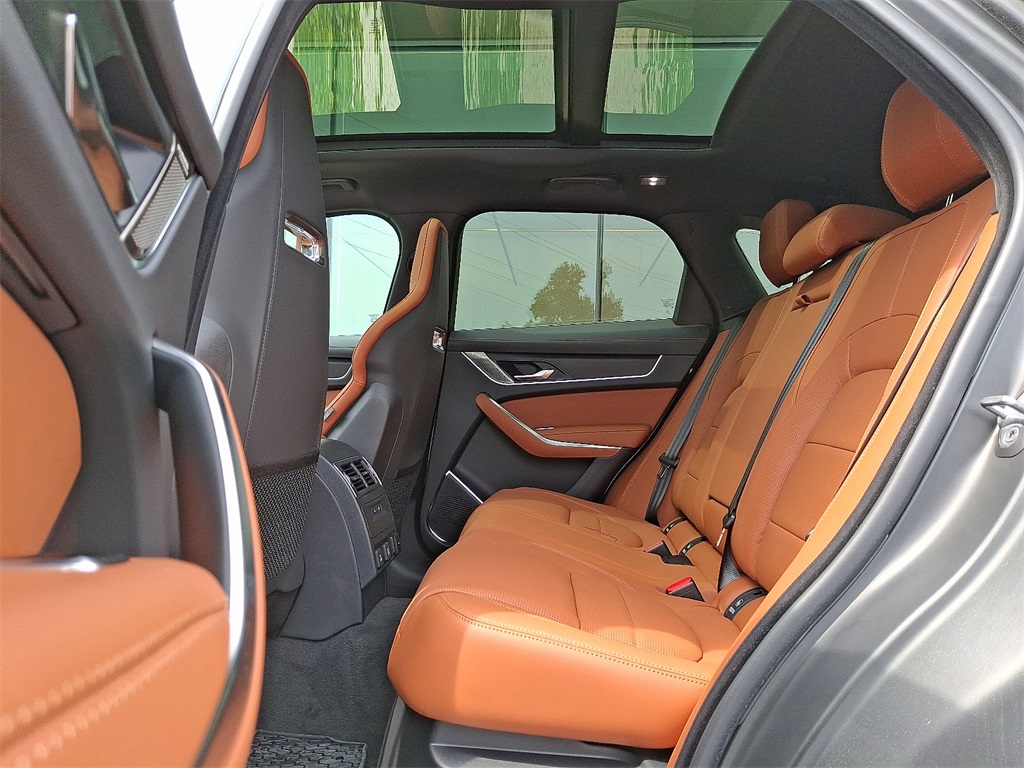 2025 Jaguar F-PACE P400 R-Dynamic S photo 10