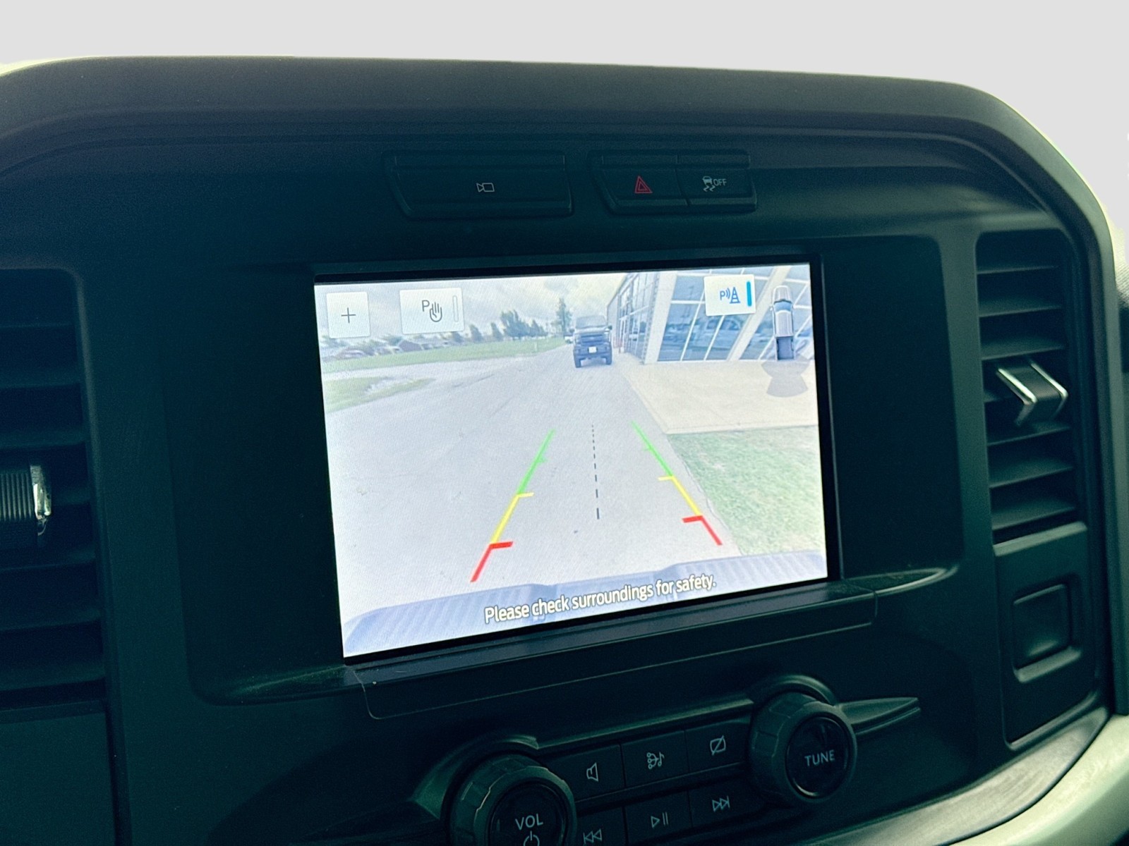2023 Ford F-150 XLT photo 13
