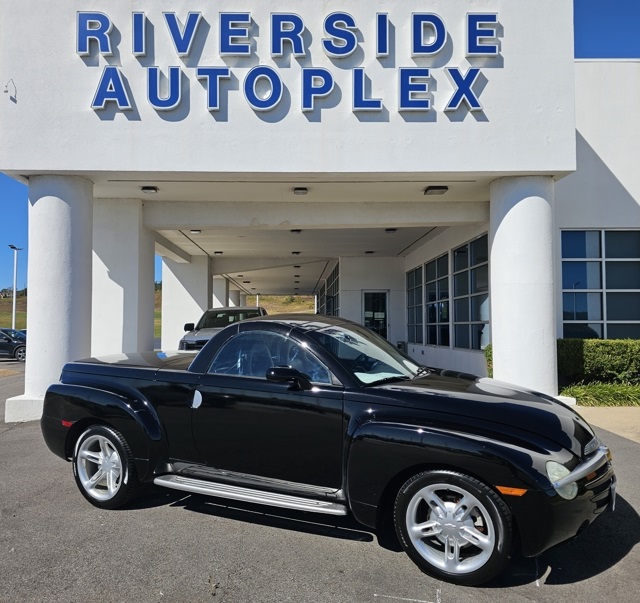 2004 Chevrolet SSR LS's photo