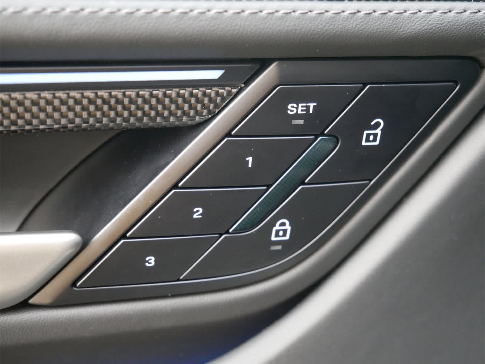 2024 Porsche Macan Electric 4 photo 11