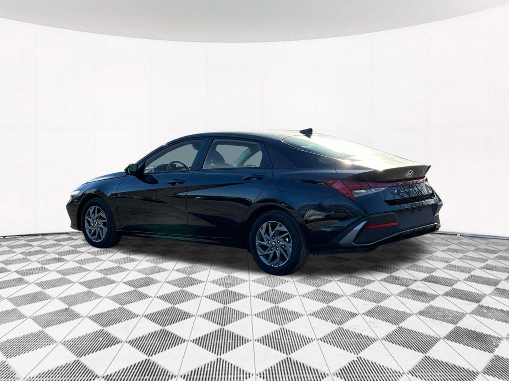 2025 Hyundai Elantra Hybrid Blue photo 3