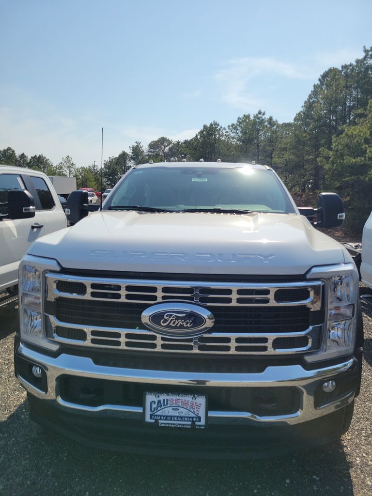 2025 Ford F-450 XL photo 2