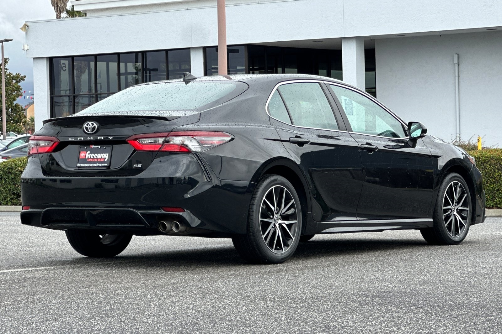 2024 Toyota Camry SE photo 4