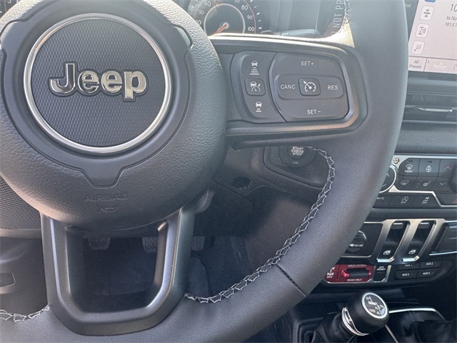 2025 Jeep Wrangler Willys photo 17