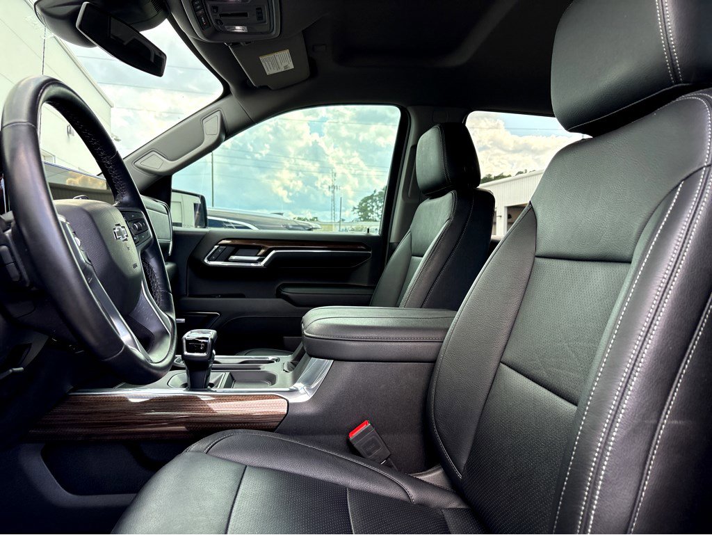 2024 Chevrolet Silverado 1500 RST photo 14