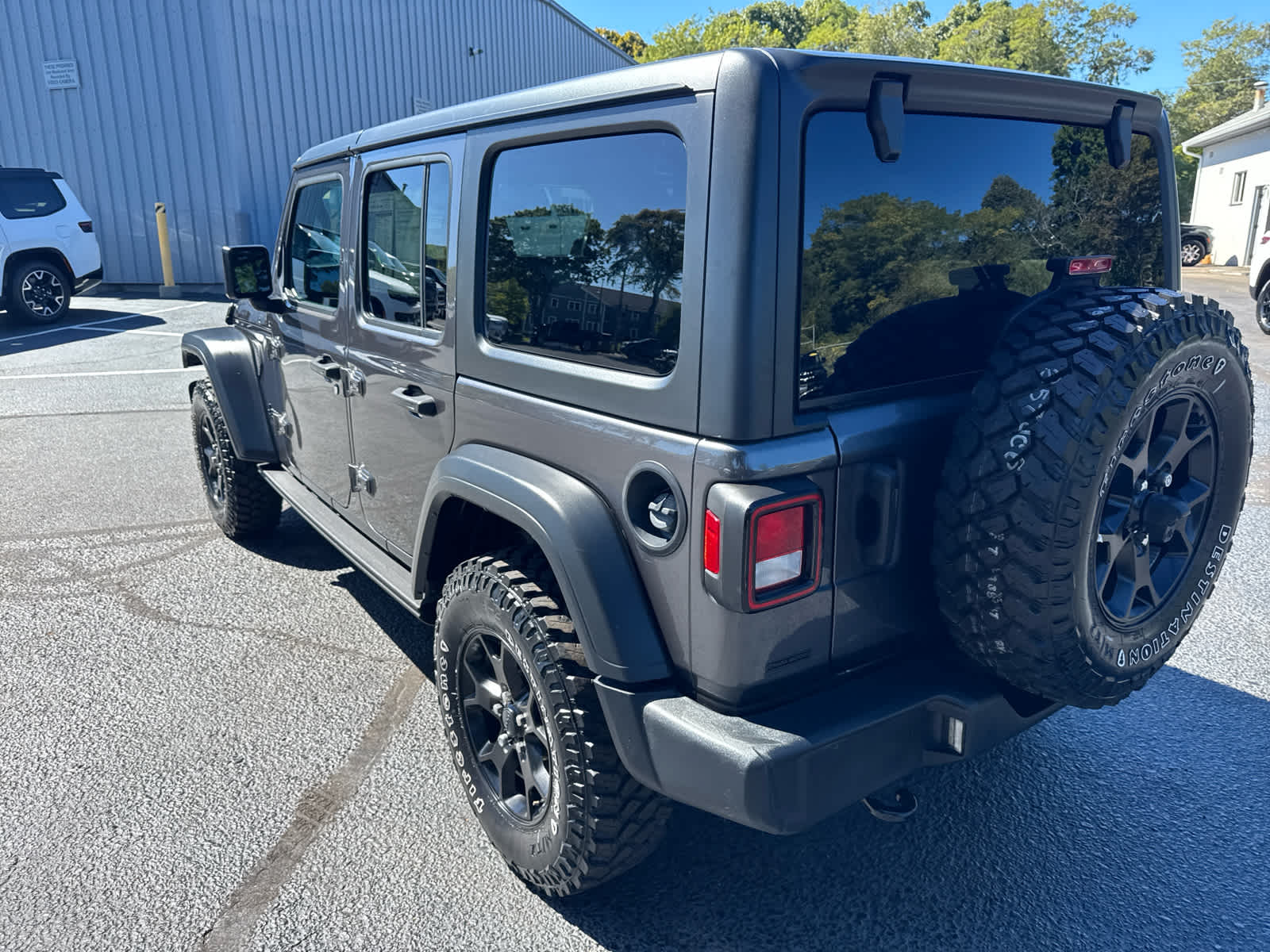 2023 Jeep Wrangler Willys photo 6