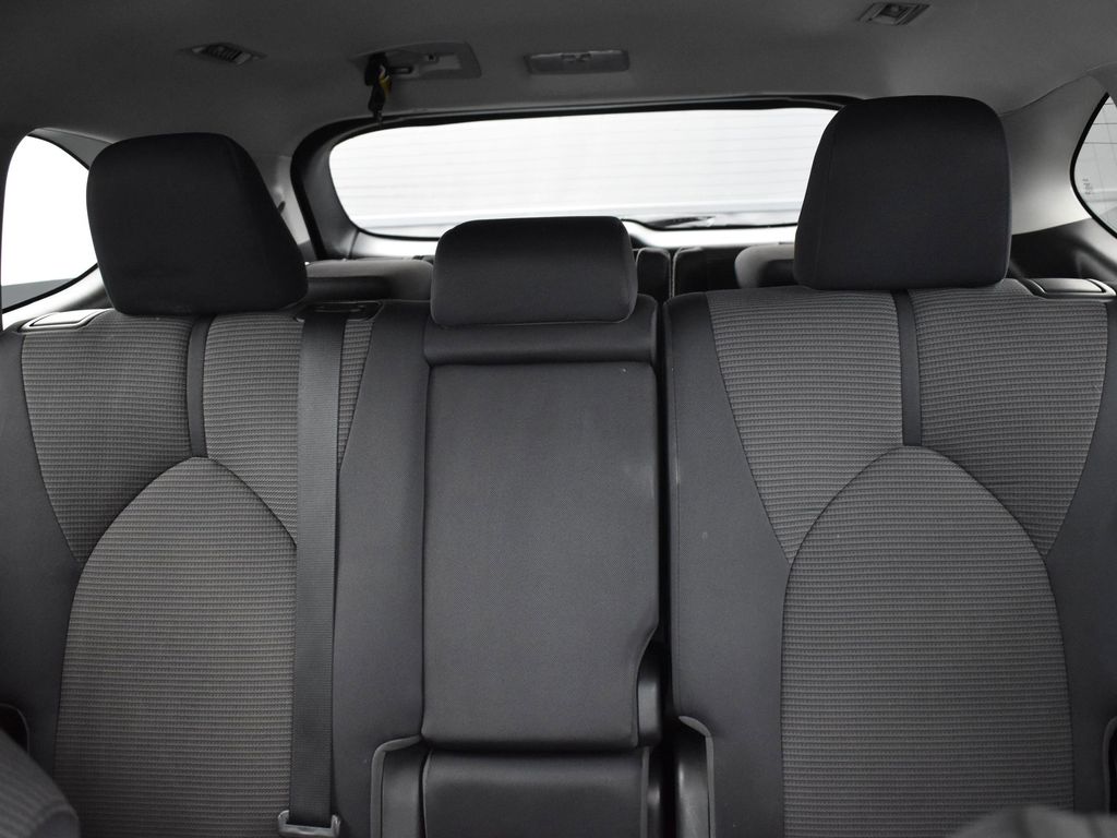 2020 Toyota Highlander L photo 17