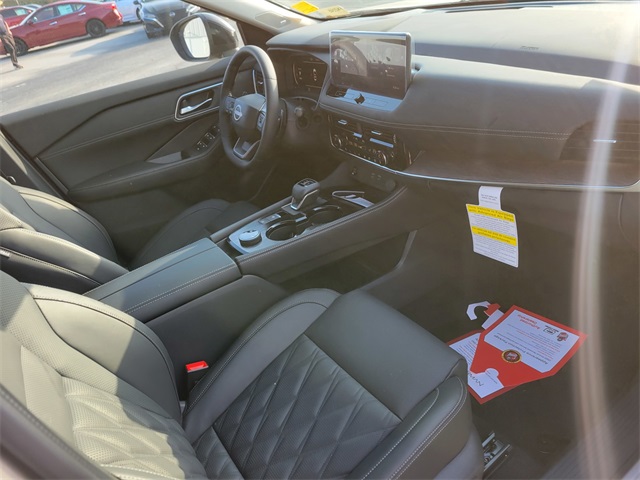2025 Nissan Rogue Platinum photo 20
