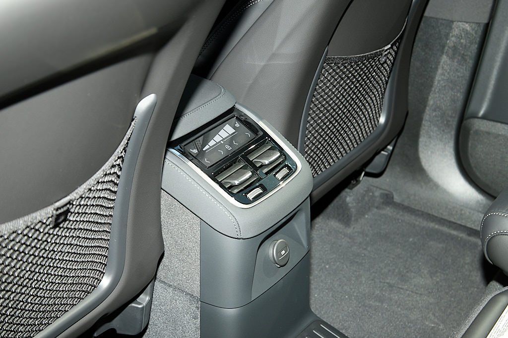 2026 VOLVO XC90 - Image 21