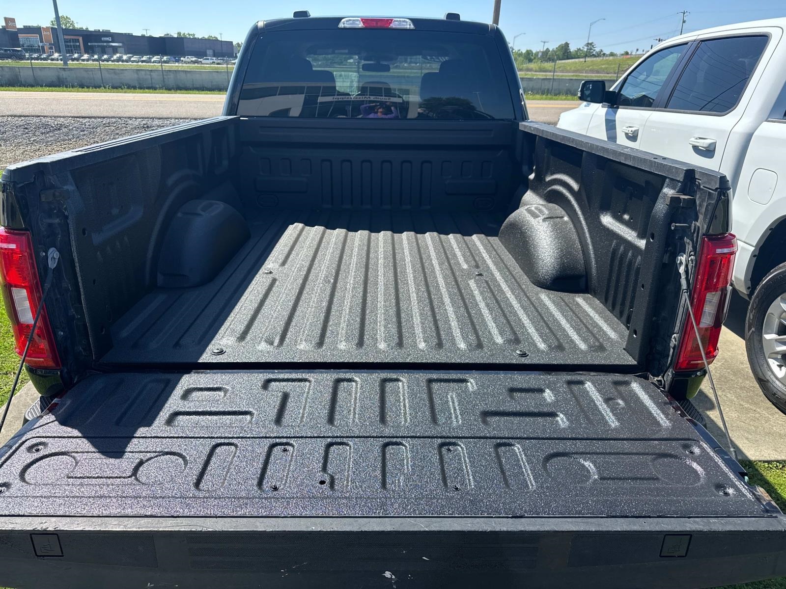 2023 Ford F-150 XLT photo 8