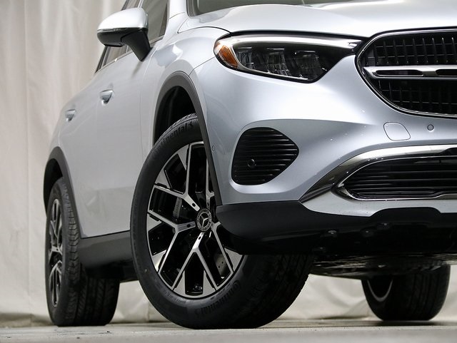 2025 Mercedes Benz GLC 350e 4MATIC photo 3