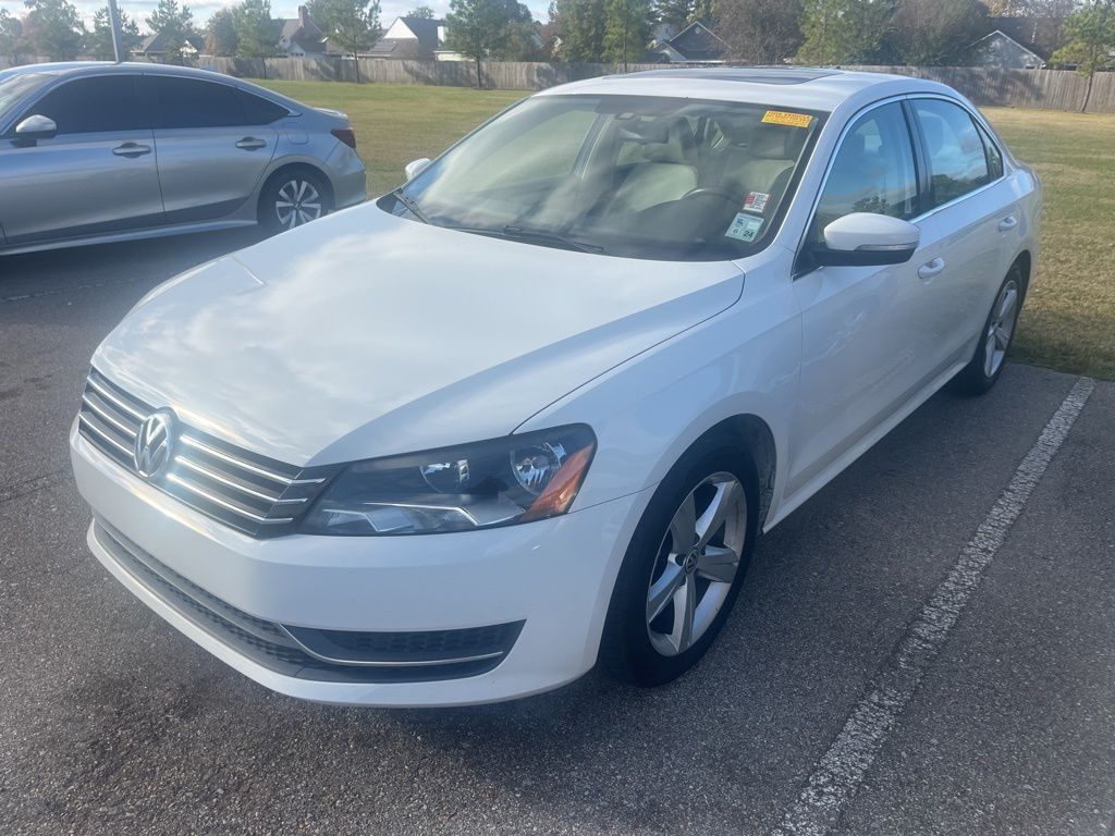 2013 Volkswagen Passat SE's photo