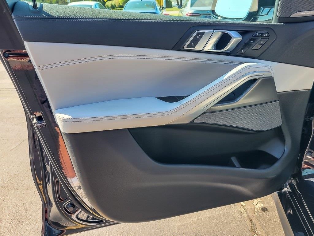 2023 BMW X6 - Image 17