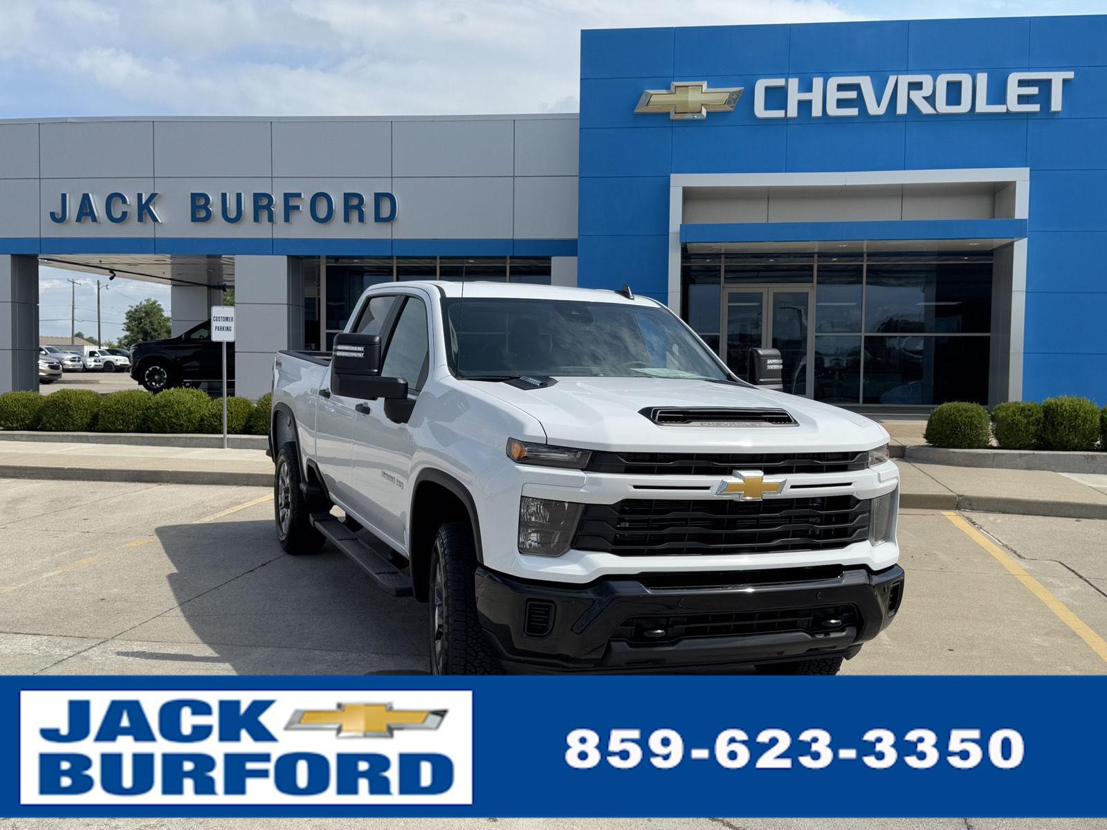 2025 Chevrolet Silverado HD Custom's photo