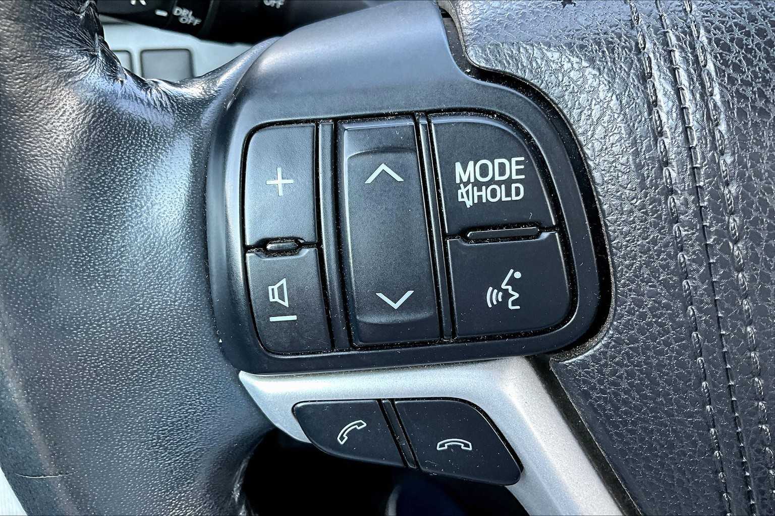 2017 Toyota Highlander LE Plus photo 19