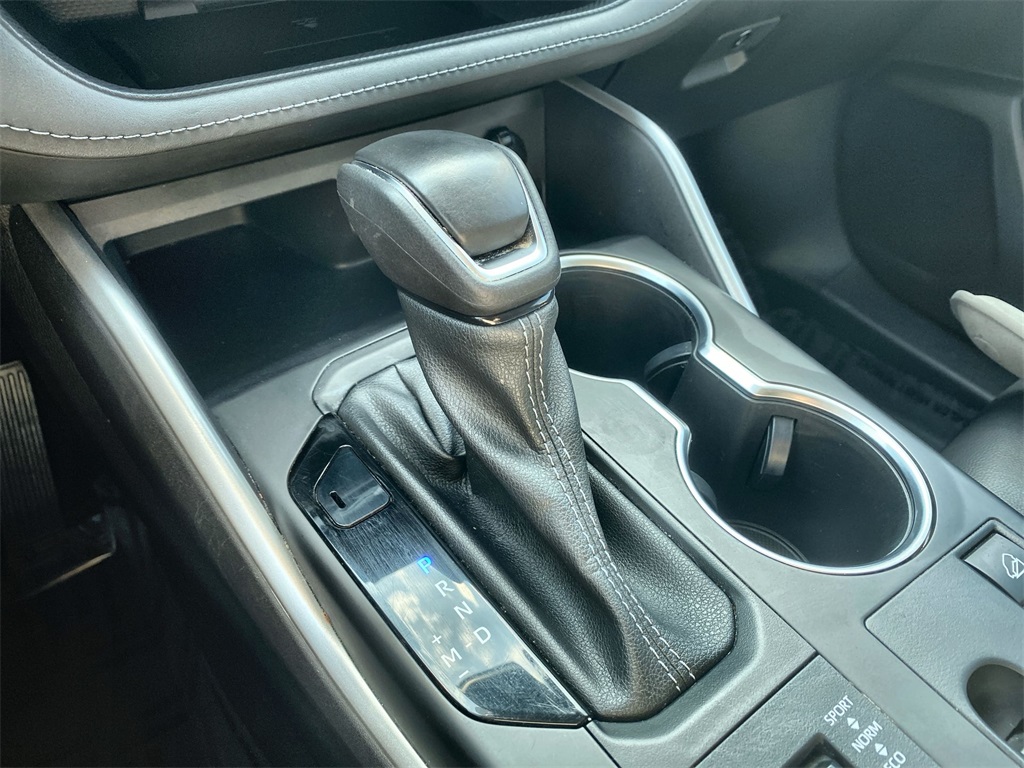 2023 Toyota Highlander XLE photo 19