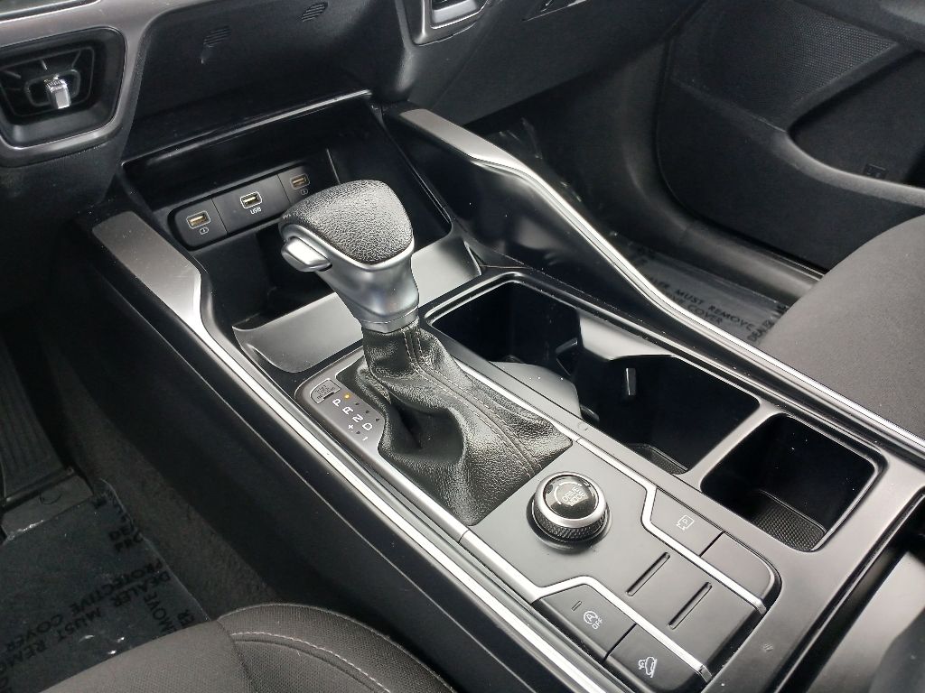 2023 Kia Sorento LX photo 18