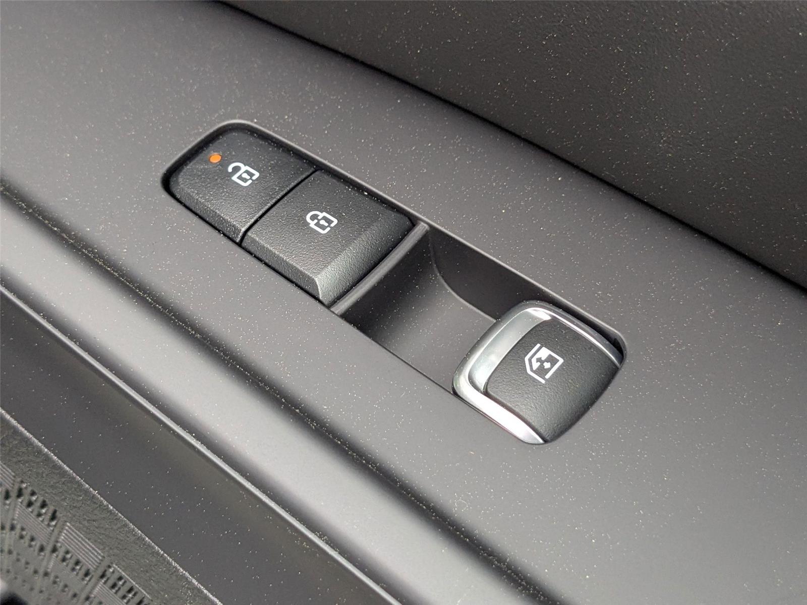 2025 Kia Carnival SX Prestige photo 34