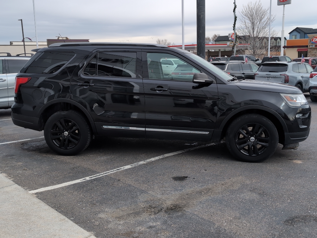 2019 Ford Explorer XLT photo 3