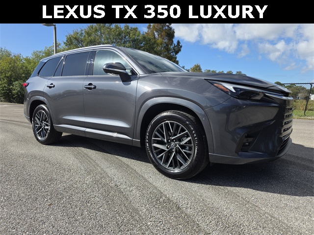 2025 Lexus TX Luxury's photo