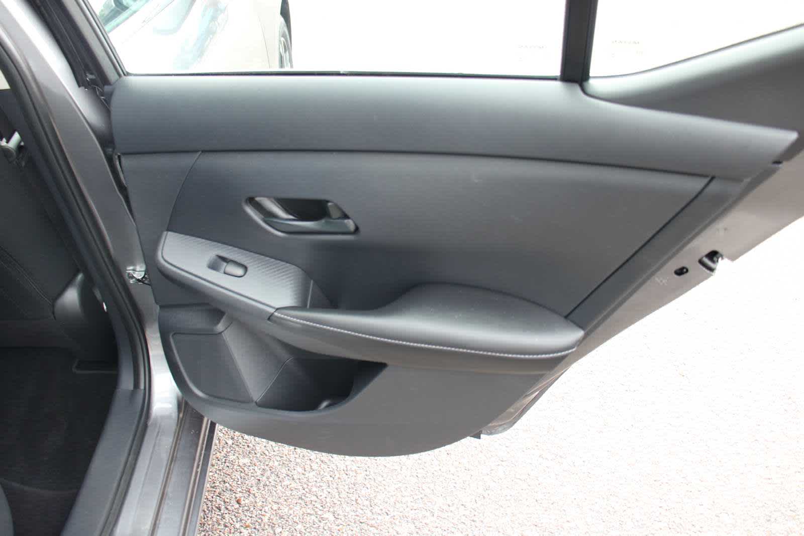 2025 Nissan Sentra SV photo 33