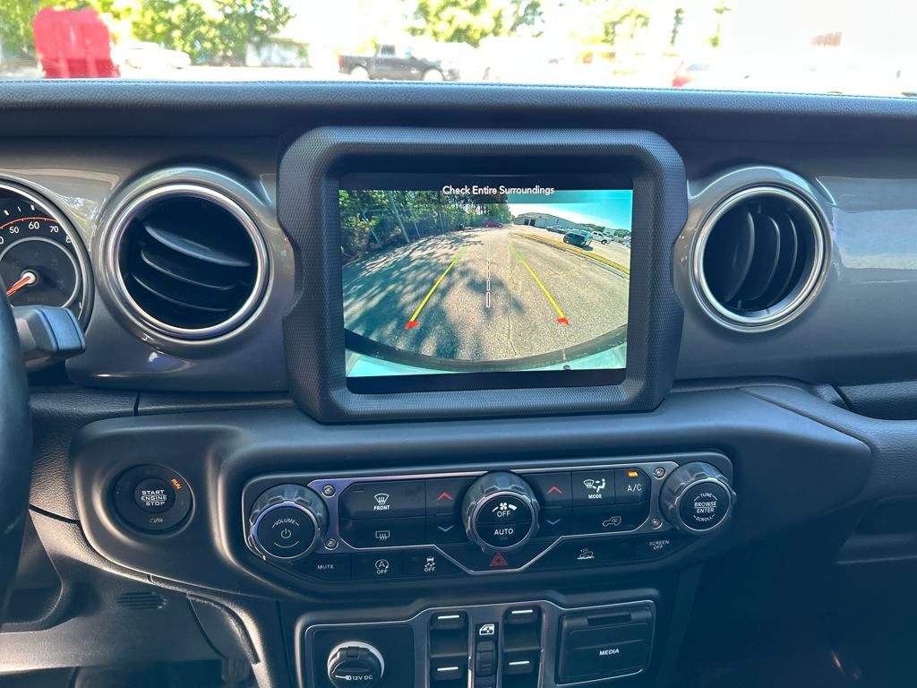 2021 Jeep Wrangler Unlimited Sahara photo 14