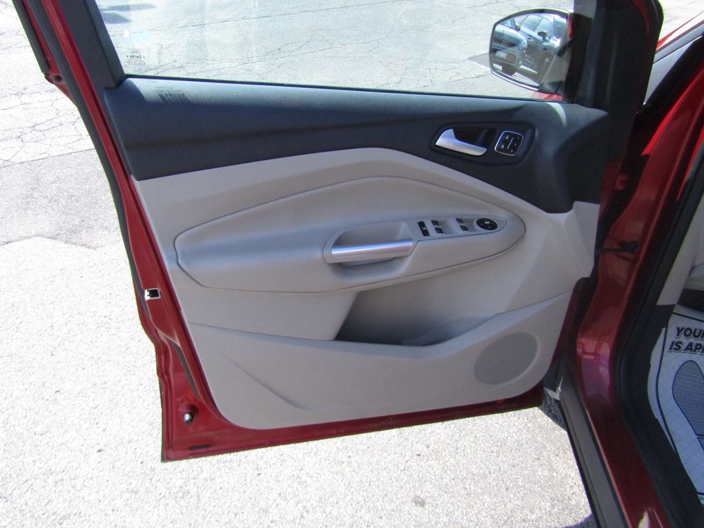 2014 Ford Escape Titanium photo 16